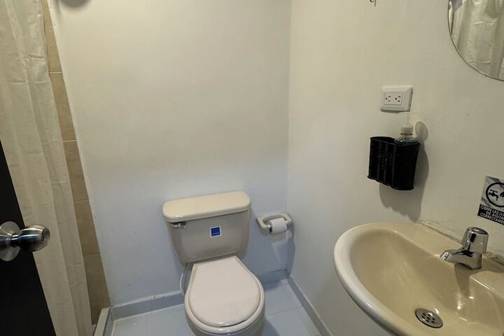 Room 27 of 28