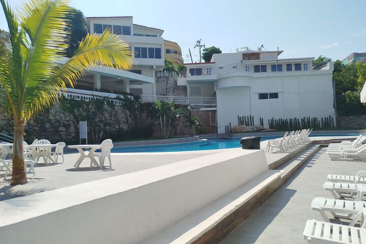 Pools & Facilities