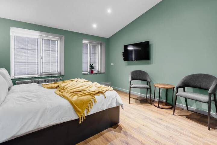 Room 5 of 42