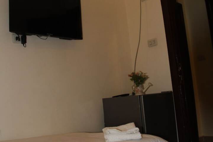 Room 15 of 80