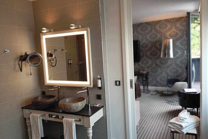 Room 41 of 99