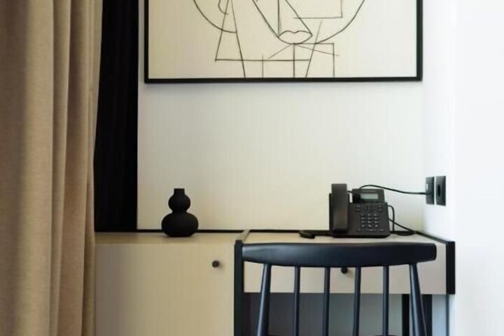 Room 26 of 108