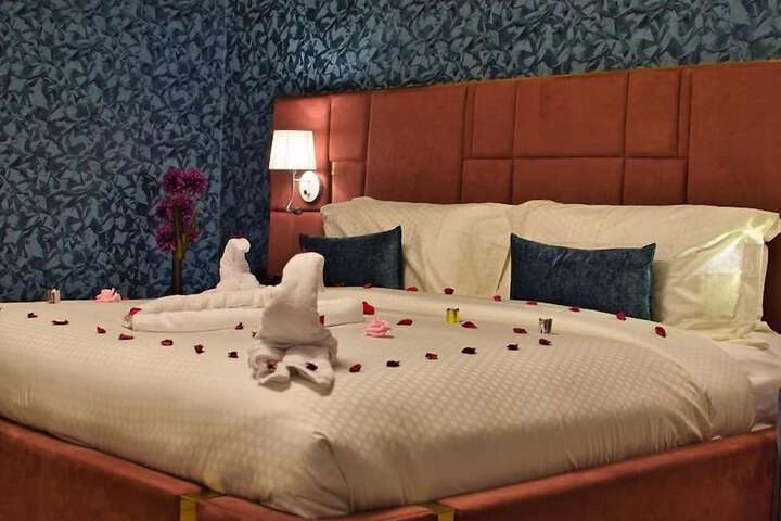 Room 8 of 24