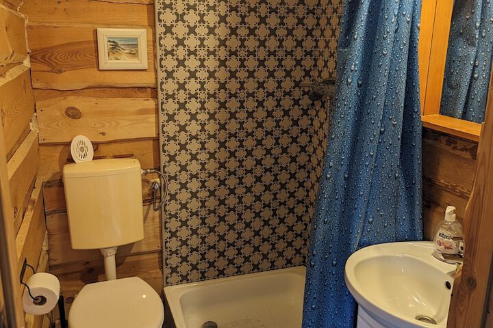 Room 42 of 68
