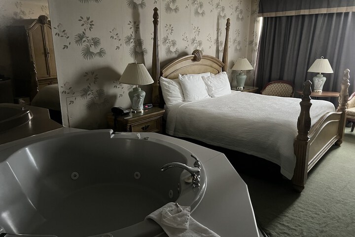 Room 26 of 53