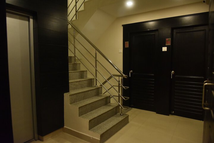 Room 16 of 33