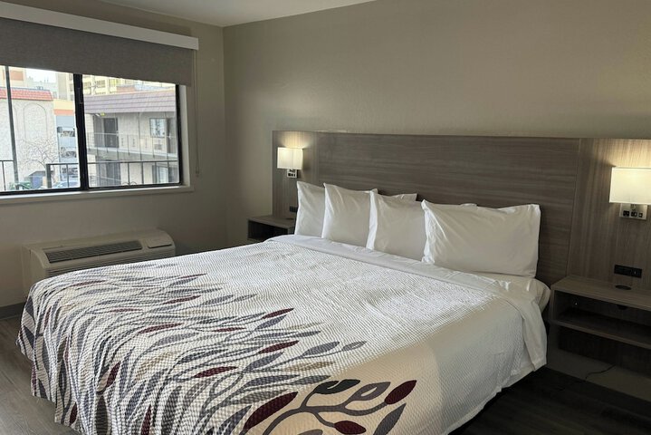 Room 2 of 26