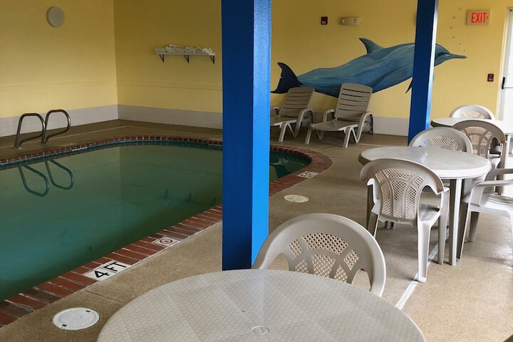 Pool 74 of 107