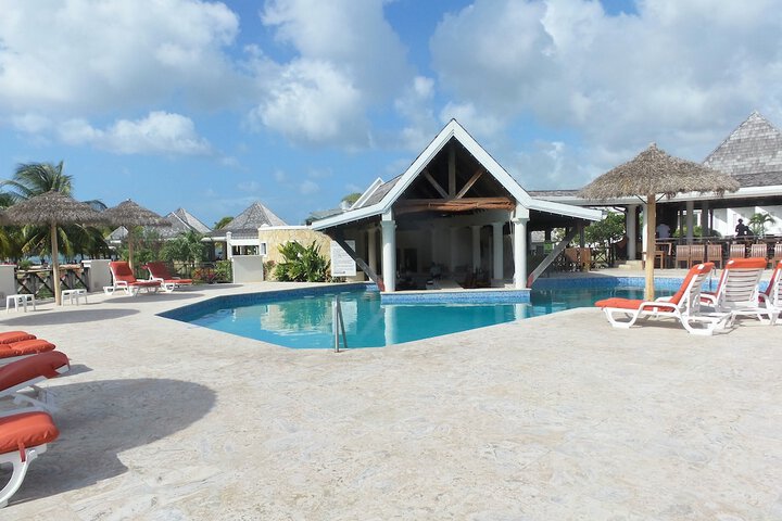Hotel Pool