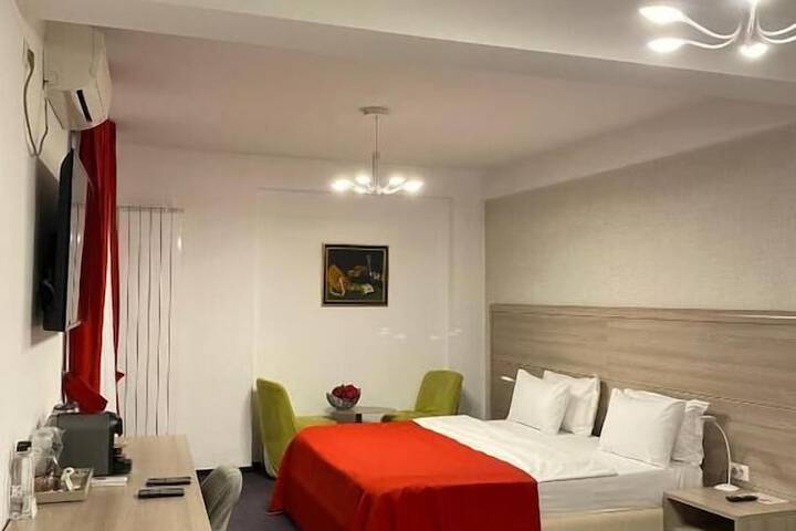 Room 12 of 21