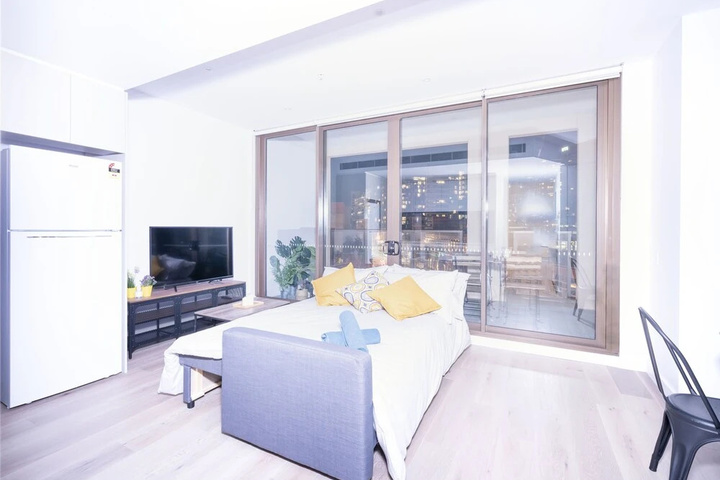 Room 2 of 16