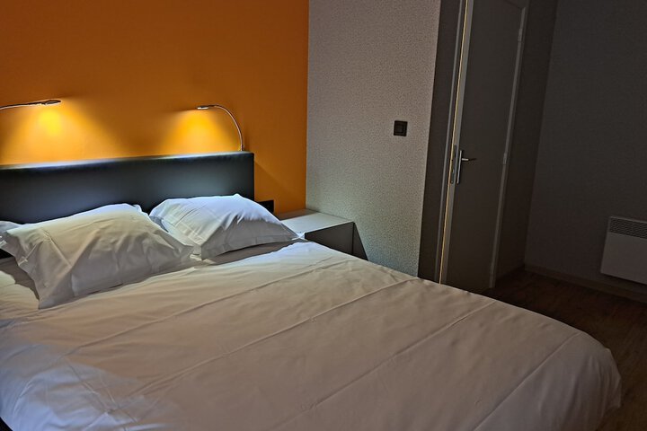 Room 15 of 74