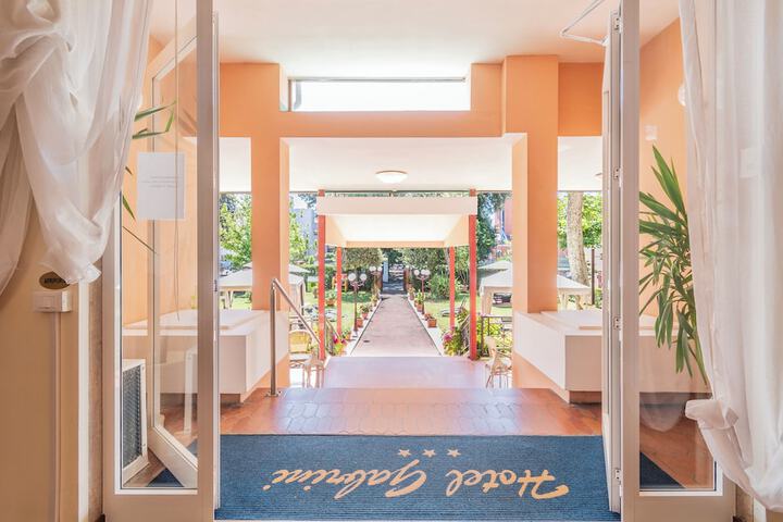 Hotel 64 of 67