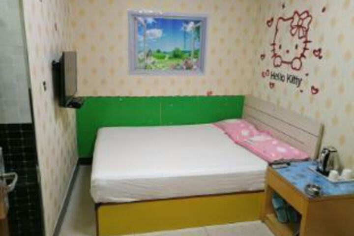 Room 5 of 7