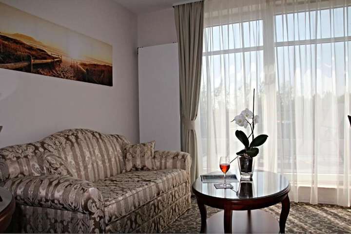 Room 13 of 26