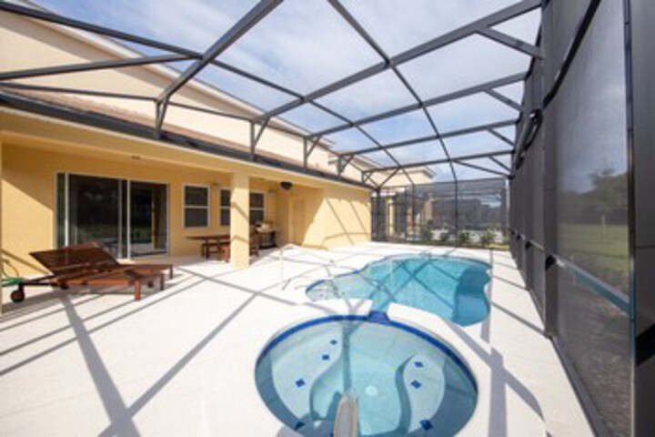 Pool 44 of 69