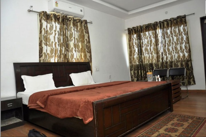 Room 10 of 22