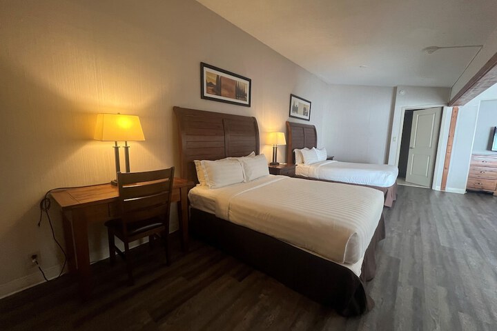 Room 25 of 151