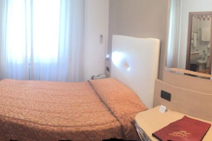 Room 32 of 45