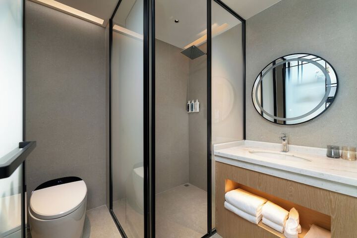 Room 14 of 22