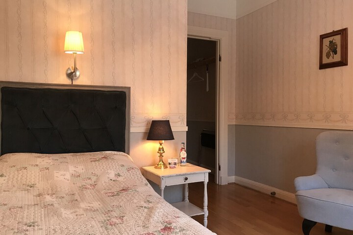Room 5 of 44
