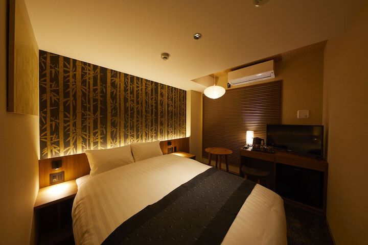 Room 13 of 66