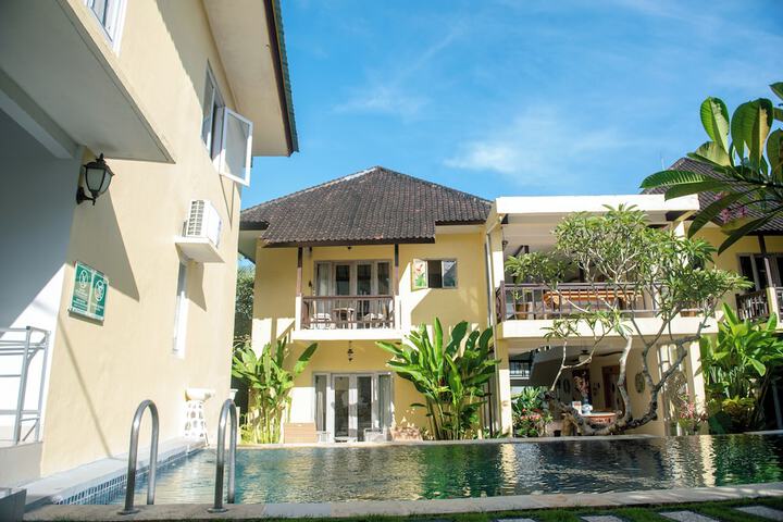 Hotel with Pool