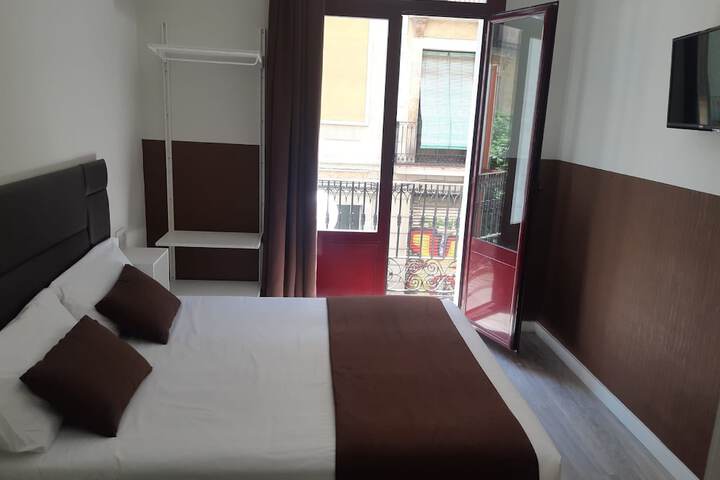 Room 9 of 34