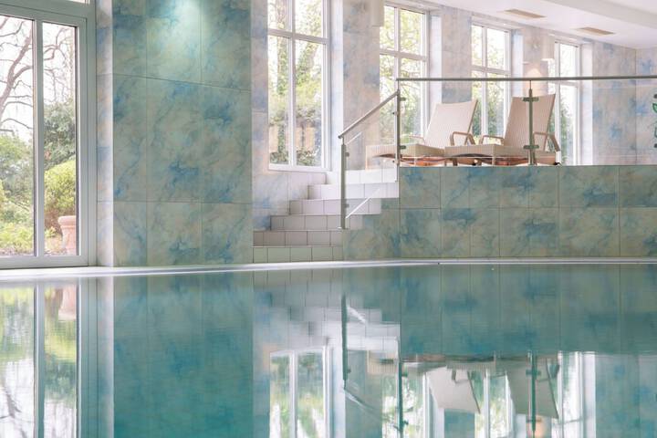 Pools & Facilities
