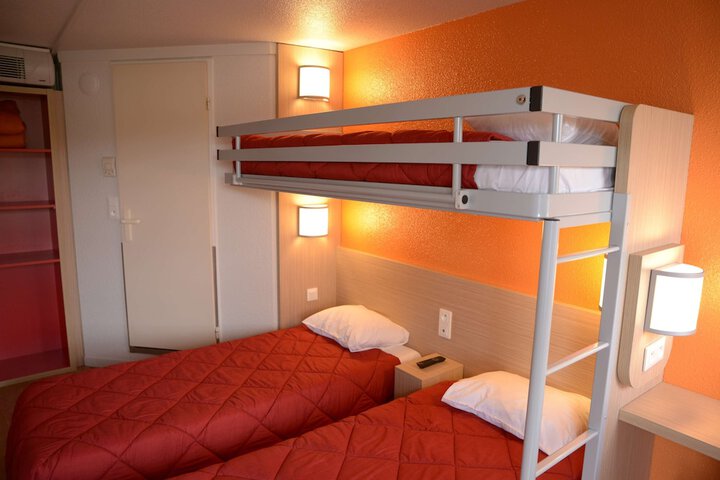 Room 10 of 35