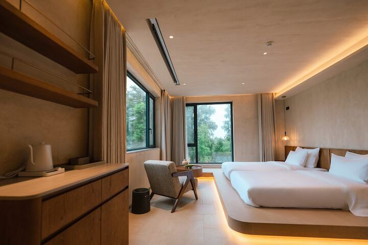 Room 6 of 38