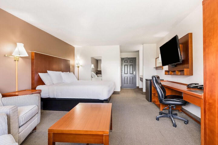 Room 35 of 64