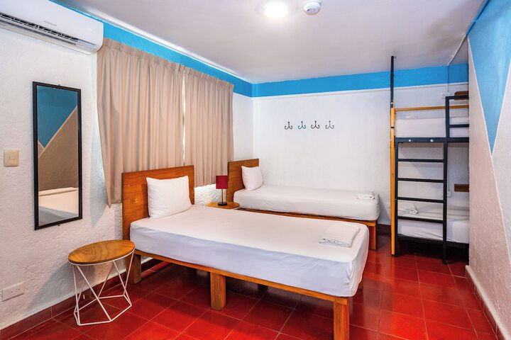 Room 7 of 68