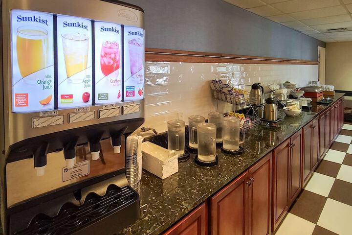 Breakfast/Coffee Service 20 of 31