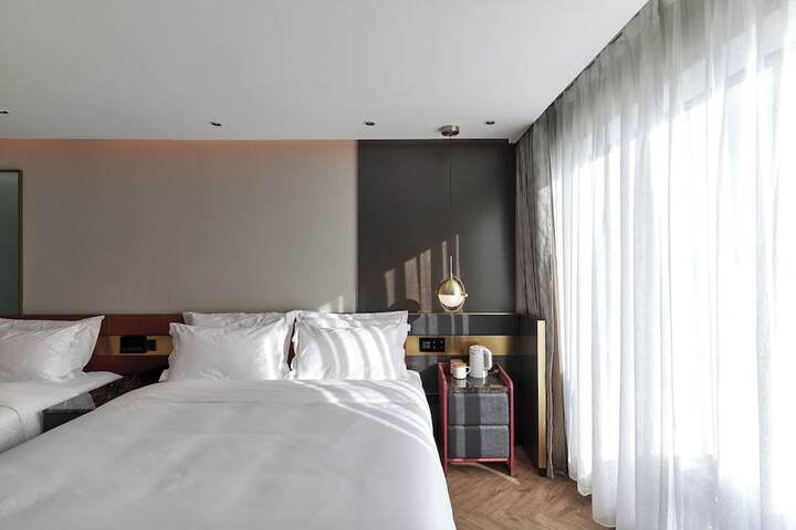Room 7 of 52