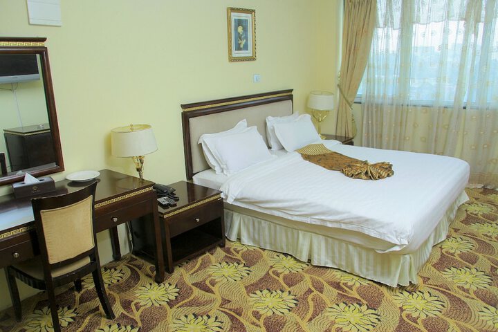 Room 10 of 66
