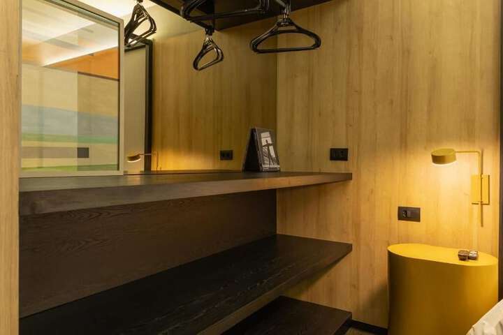 Room 19 of 52
