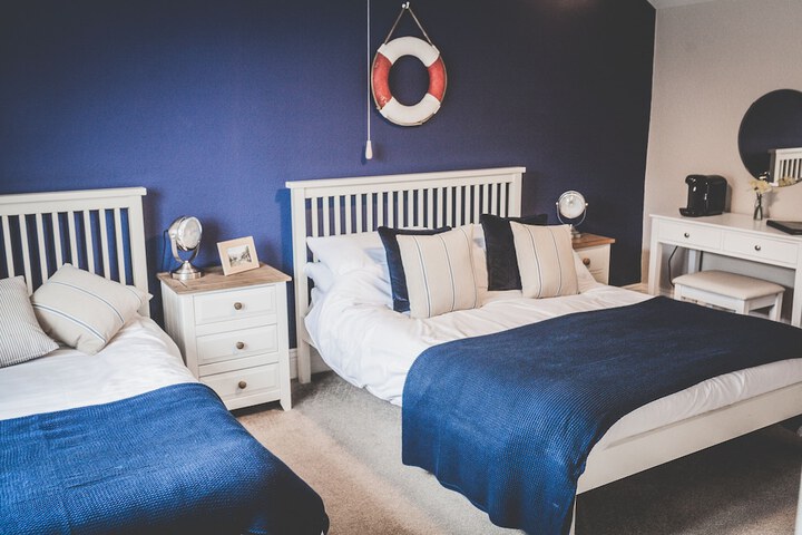 Room 6 of 54