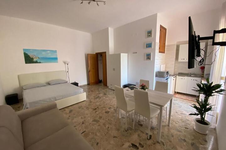 Room 5 of 14