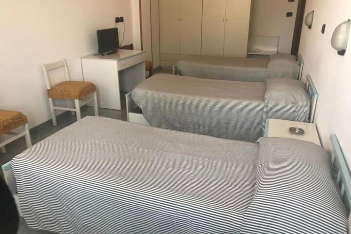 Room 8 of 29