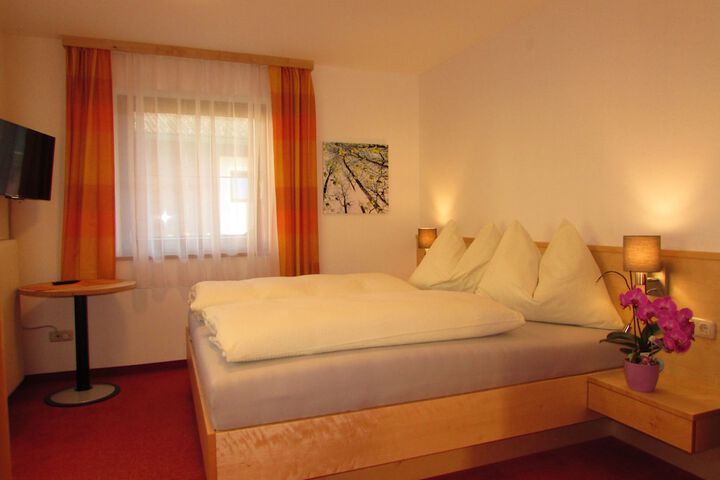 Room 36 of 80