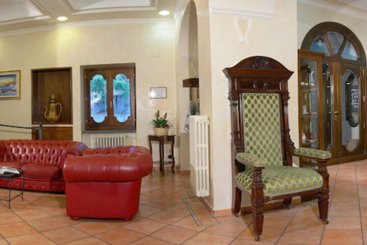 Guest Lobby