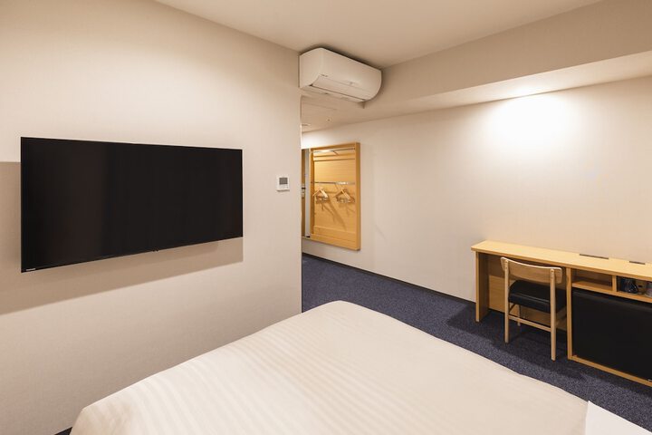 Room 12 of 75
