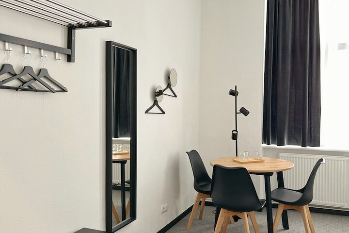 Room 19 of 37
