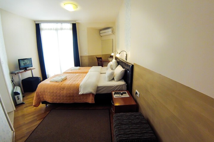 Room 19 of 64