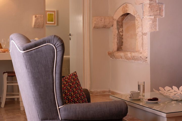 Room 45 of 76