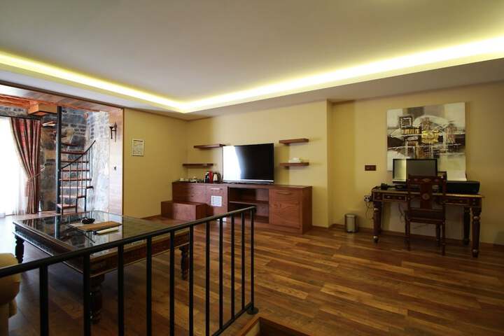 Room 30 of 177