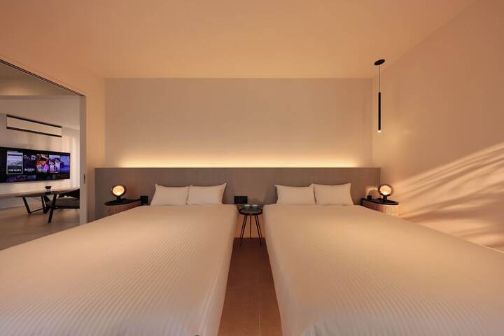 Room 22 of 64