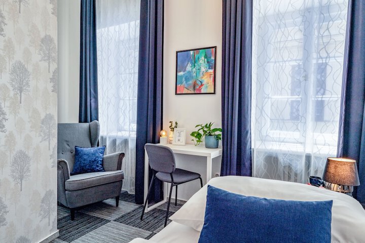Room 4 of 30