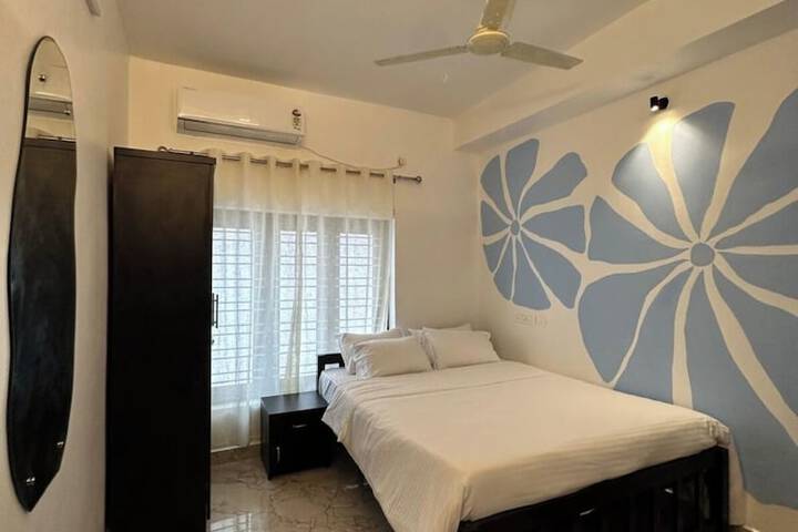 Room 6 of 19